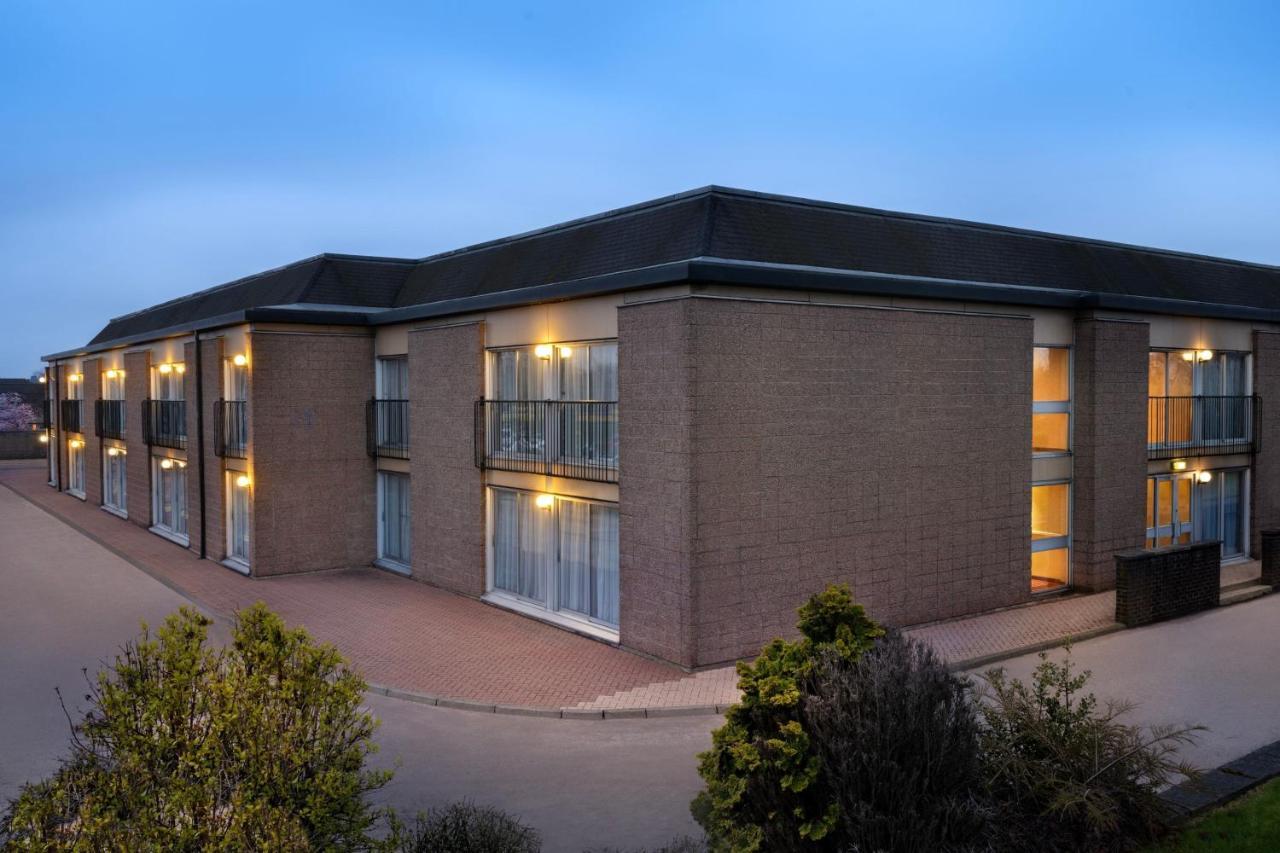 The Aberdeen Dyce Hotel Экстерьер фото