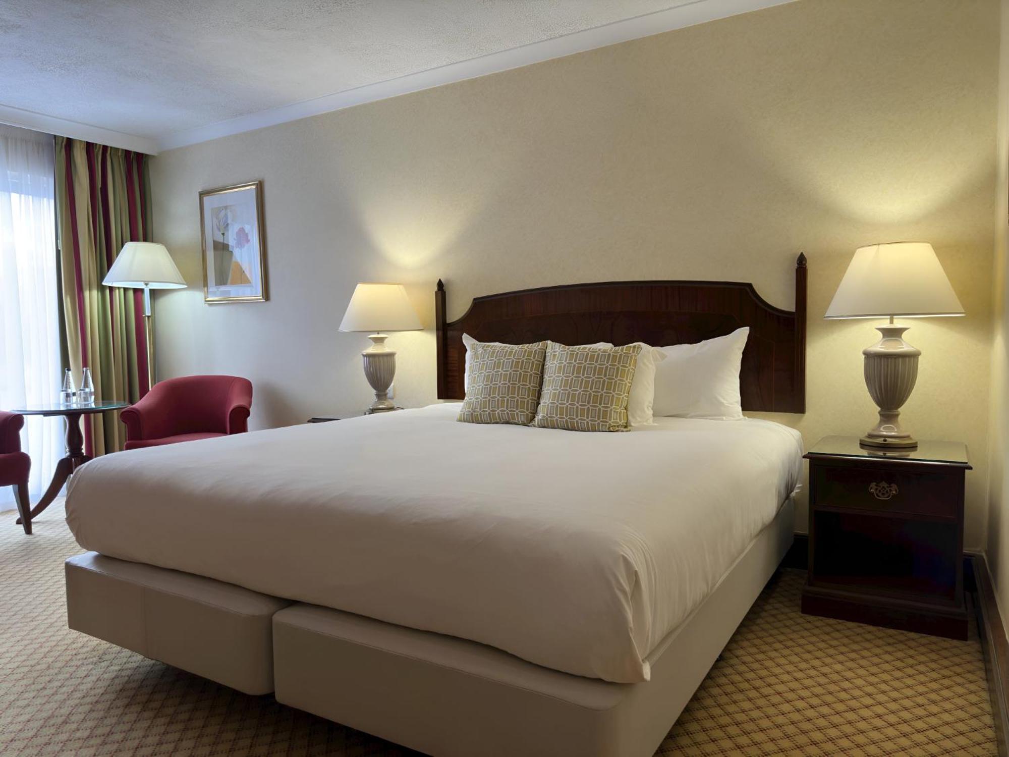 The Aberdeen Dyce Hotel Экстерьер фото