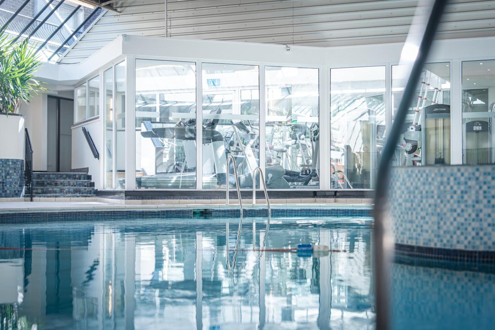 The Aberdeen Dyce Hotel Экстерьер фото