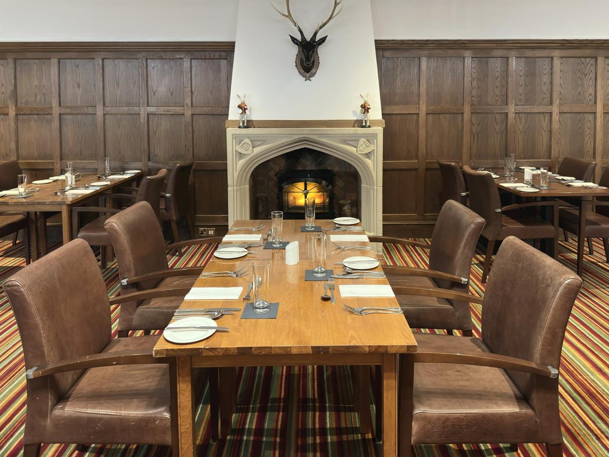 The Aberdeen Dyce Hotel Экстерьер фото
