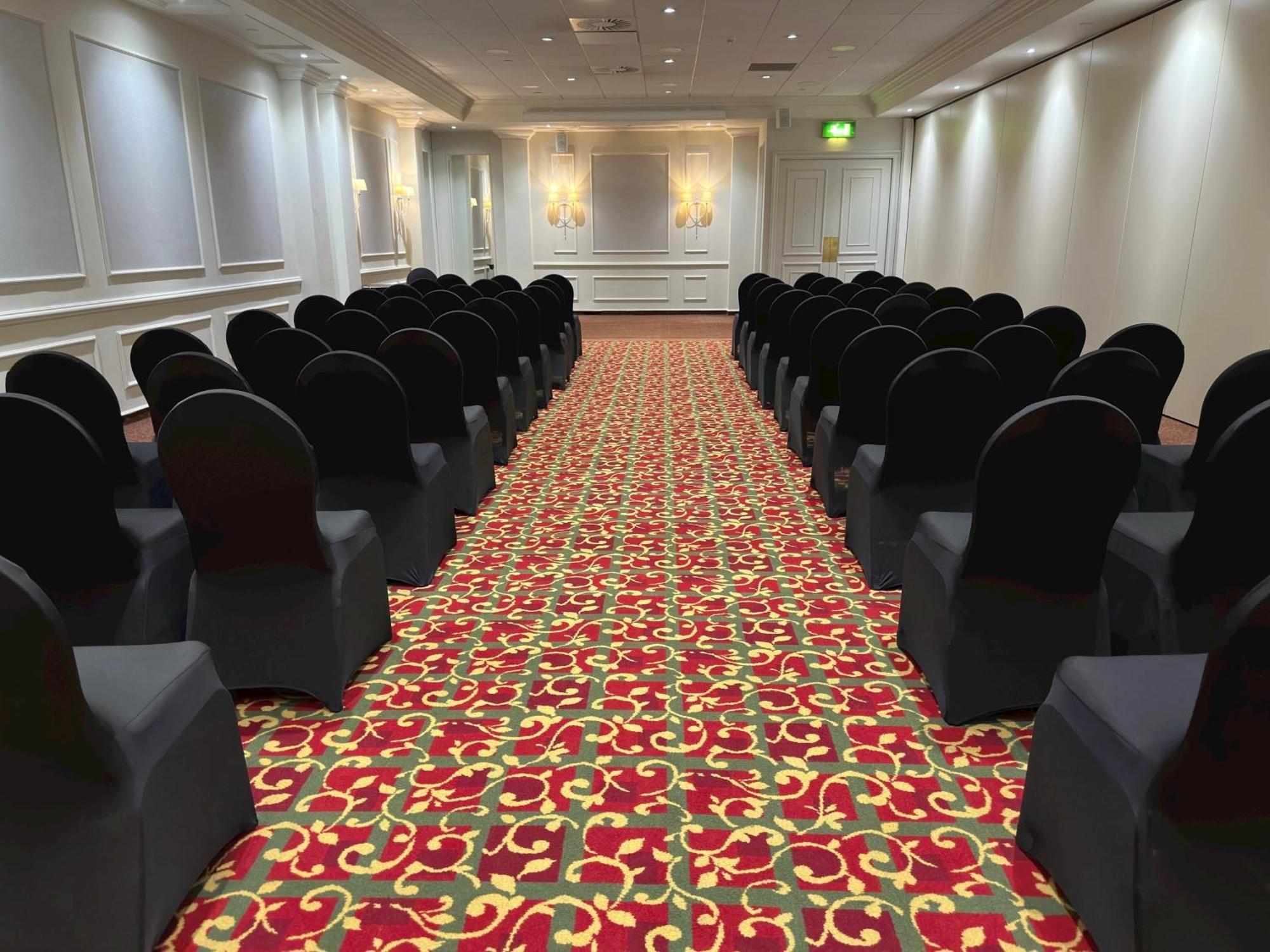 The Aberdeen Dyce Hotel Экстерьер фото