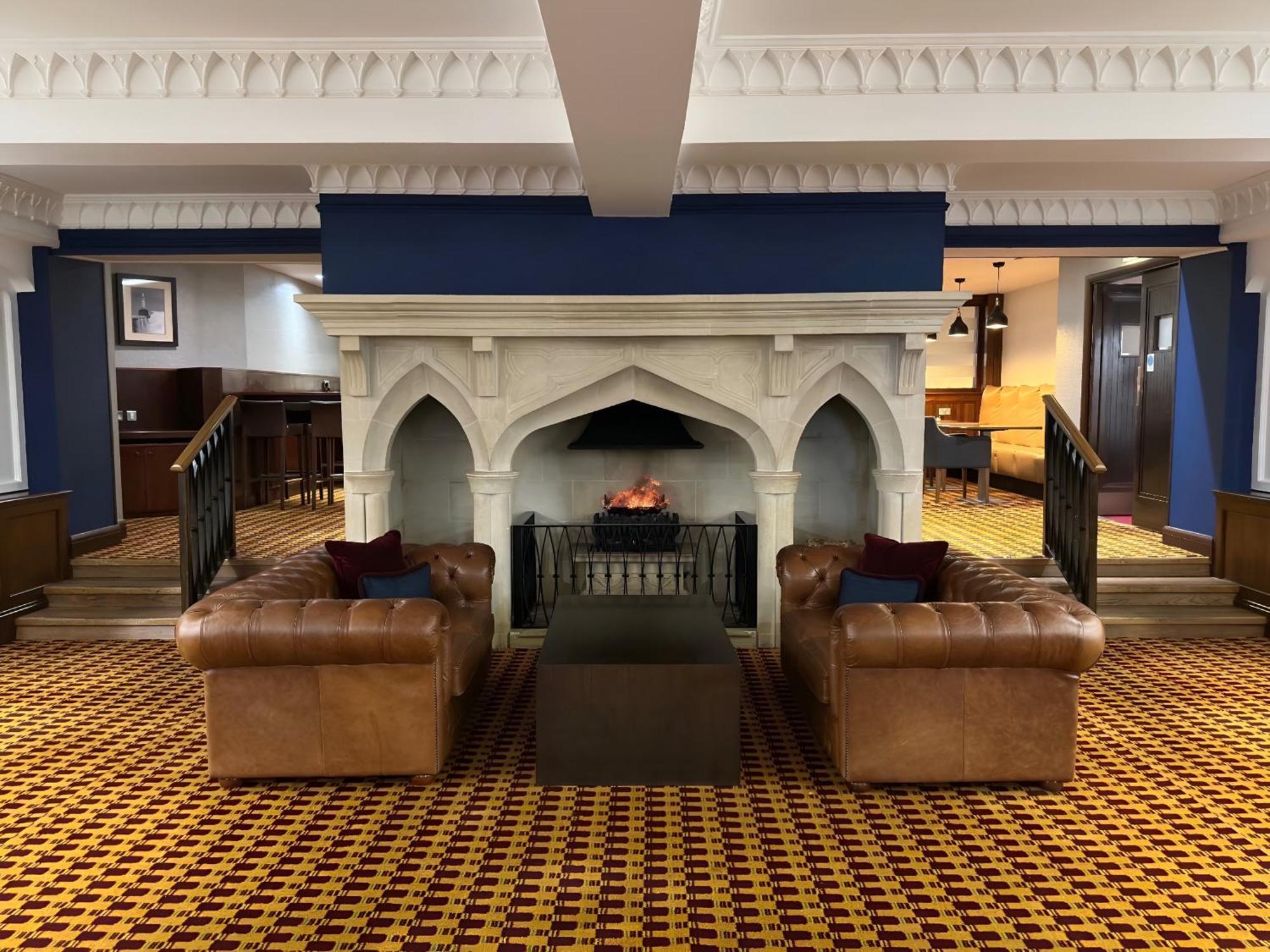 The Aberdeen Dyce Hotel Экстерьер фото