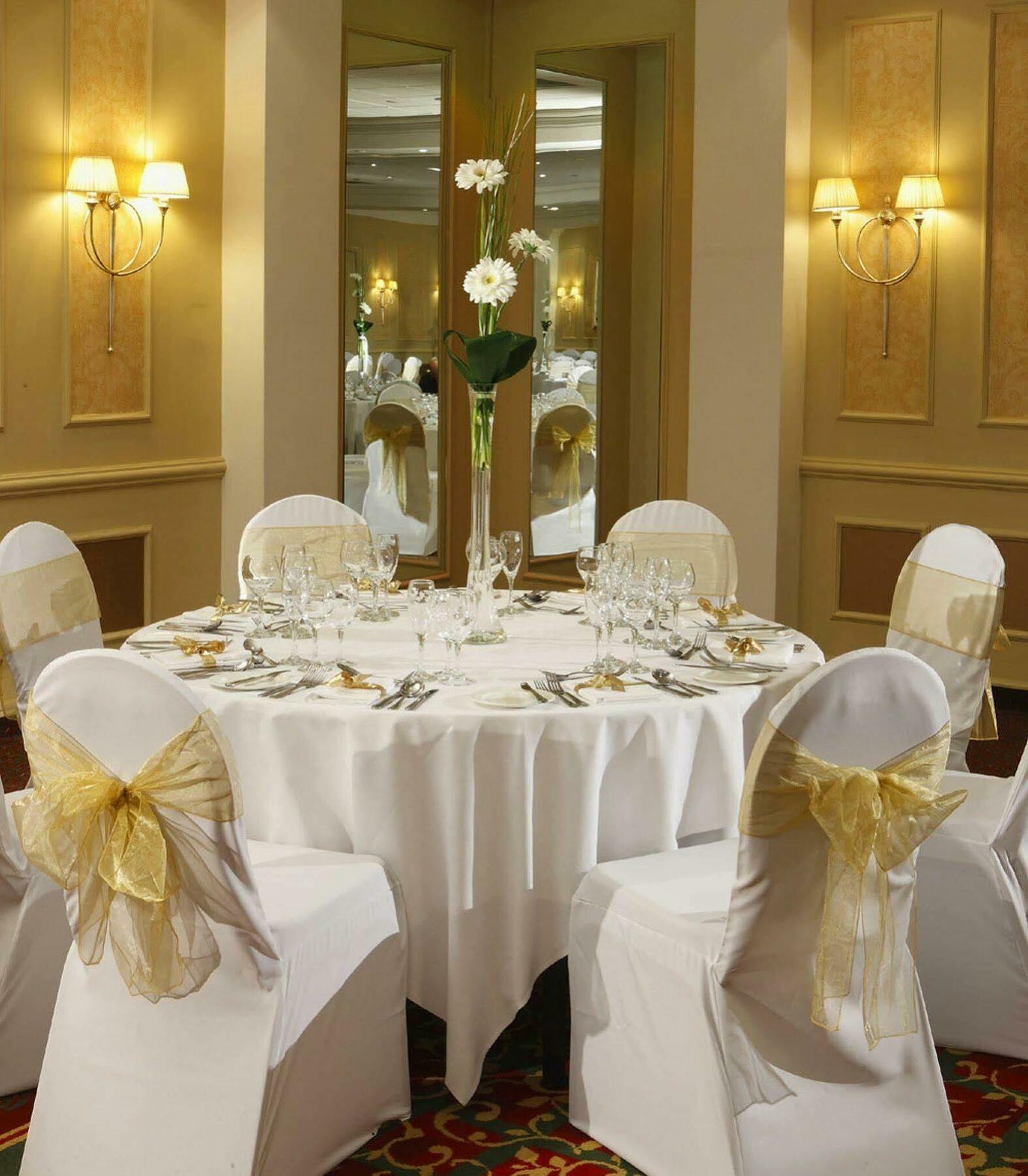 The Aberdeen Dyce Hotel Экстерьер фото